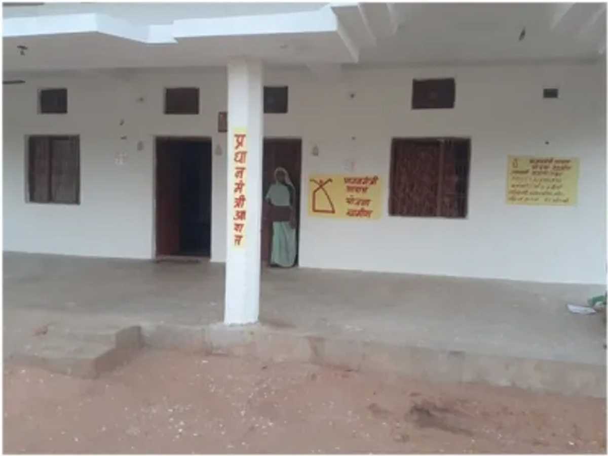 केंद्र सरकार पीएम आवास योजना के जरिए गरीबों को देगी दो करोड़ घर